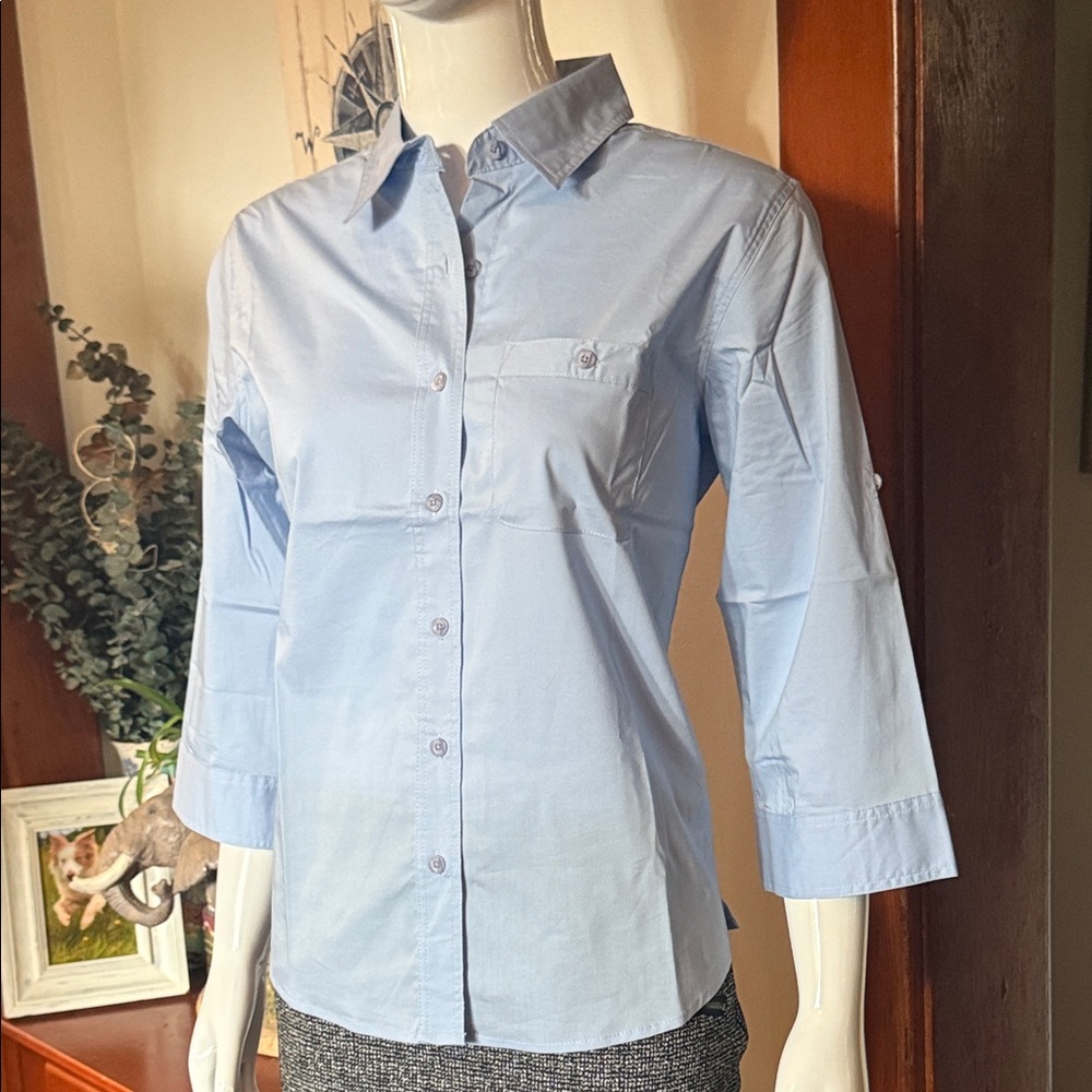 NWT northern reflections size small Light Blue Button-Up Shirt